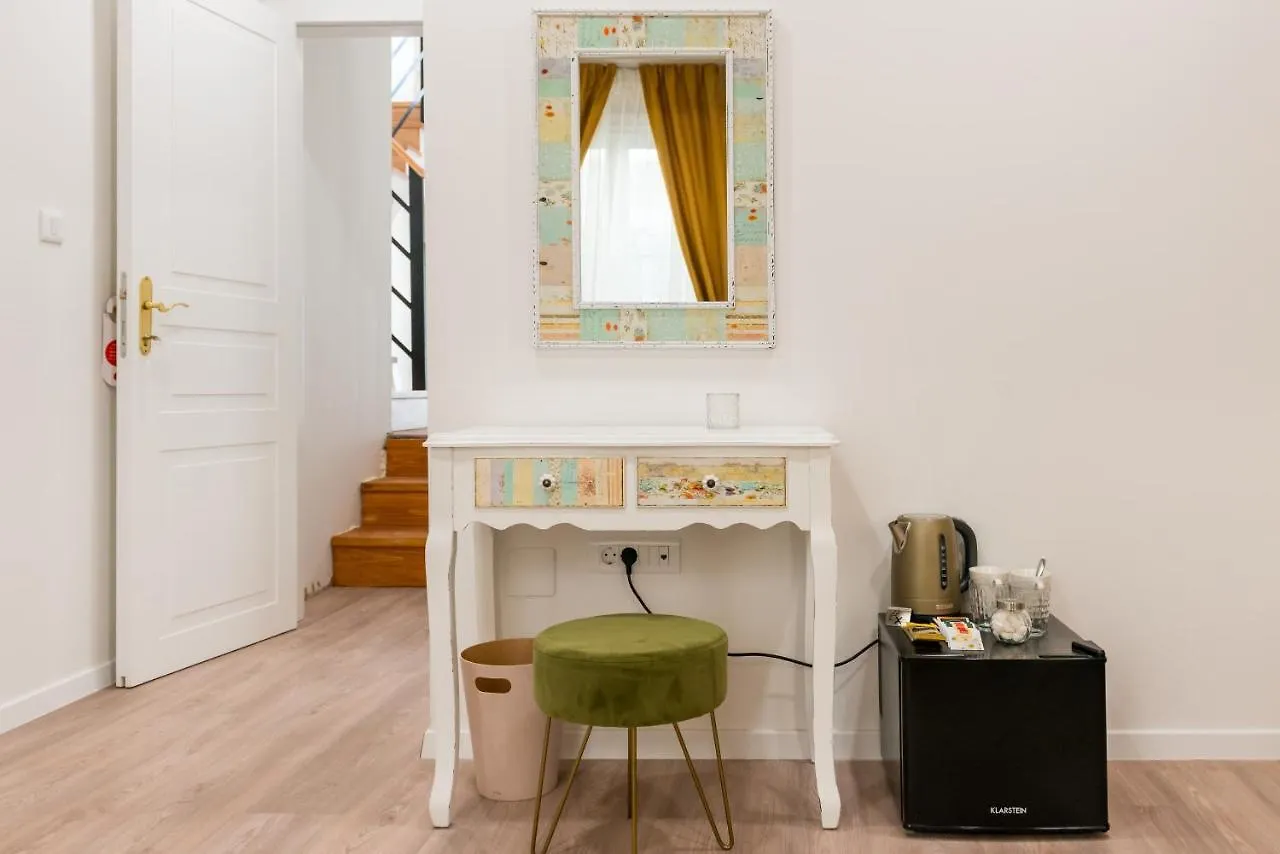 Princ Heritage Rooms Split 4*,